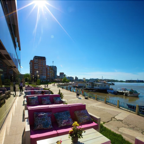 Imagen de los interiores del Hotel Delta 4. Foto 16