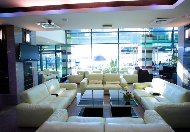 Imagen de los interiores del Hotel Delta 4. Foto 18