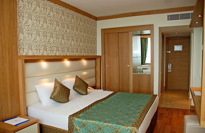 Imagen de la habitación del Hotel Delta Antalya Lara. Foto 4
