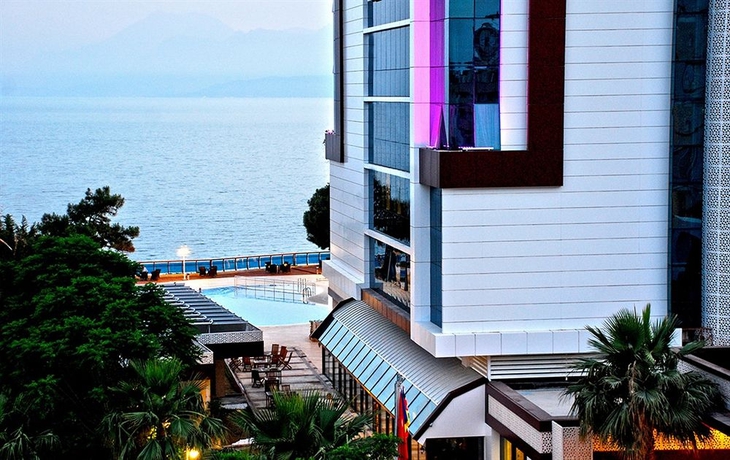 Imagen de los exteriores del Hotel Delta Antalya Lara. Foto 8