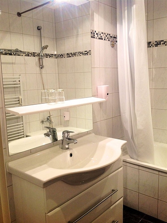 Imagen de la habitación del Hotel Delta, Berlín. Foto 3