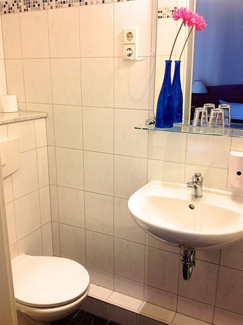 Imagen de la habitación del Hotel Delta, Berlín. Foto 4