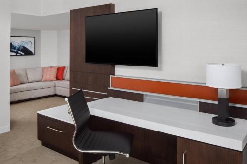 Imagen de la habitación del Hotel Delta Hotel Philadelphia Airport. Foto 19