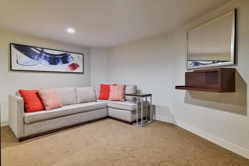 Imagen de la habitación del Hotel Delta Hotel Philadelphia Airport. Foto 20