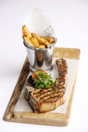 Imagen del bar/restaurante del Hotel Delta Hotels Bexleyheath. Foto 3