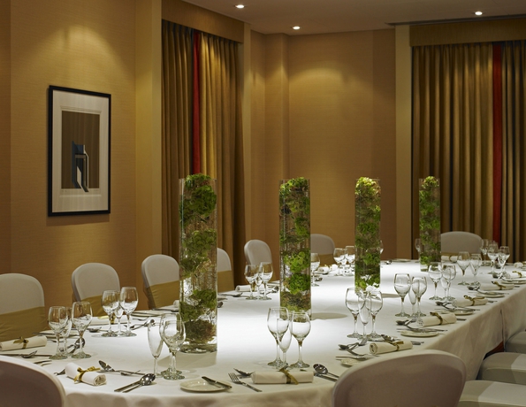 Imagen del bar/restaurante del Hotel Delta Hotels Bexleyheath. Foto 4