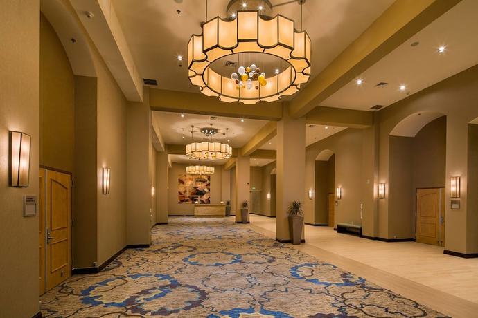 Imagen de los interiores del Hotel Delta Hotels By Marriott Anaheim Garden Grove. Foto 18