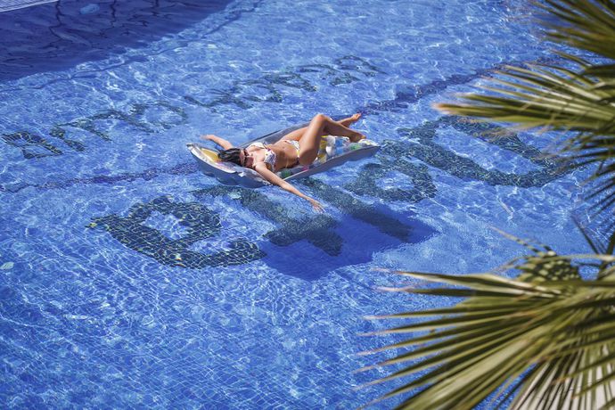 Imagen de la piscina del Hotel Delta Hotels By Marriott Bodrum. Foto 18