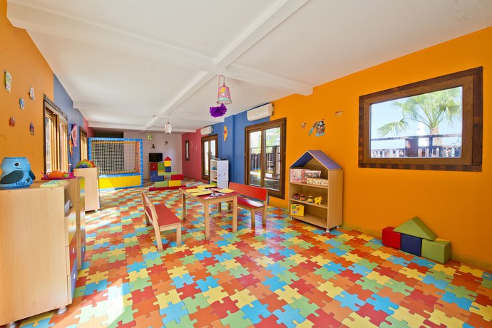 Imagen de los interiores del Hotel Delta Hotels By Marriott Bodrum. Foto 17