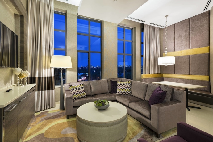 Imagen de la habitación del Hotel Delta Hotels By Marriott Burnaby Conference Centre. Foto 13