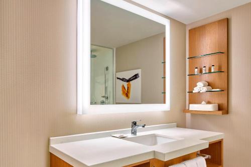 Imagen general del Hotel Delta Hotels By Marriott Calgary Downtown. Foto 5