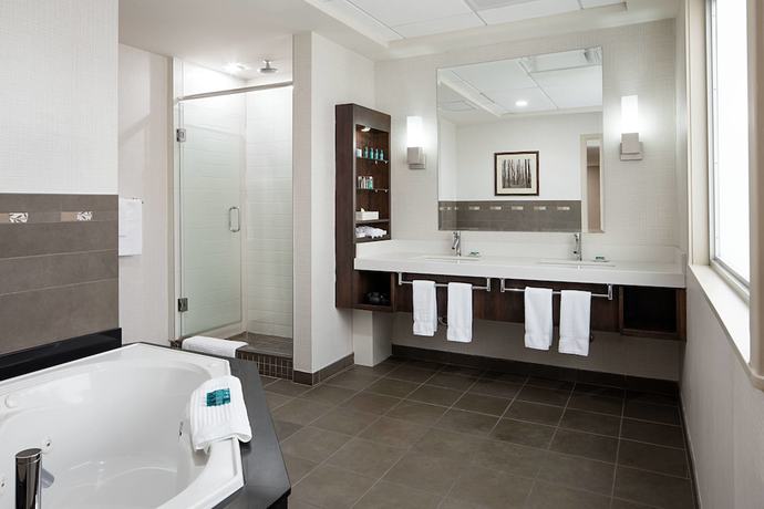 Imagen de la habitación del Hotel Delta Hotels By Marriott Calgary South. Foto 16