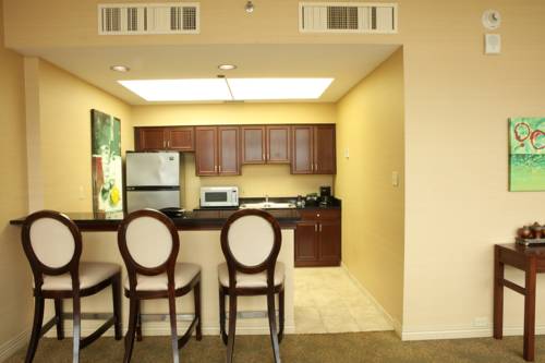 Imagen de la habitación del Hotel Delta Hotels By Marriott Cincinnati Sharonville. Foto 3