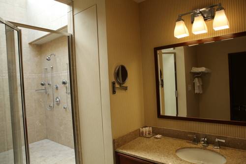 Imagen de la habitación del Hotel Delta Hotels By Marriott Cincinnati Sharonville. Foto 8