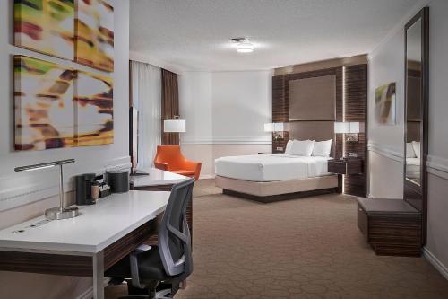 Imagen de la habitación del Hotel Delta Hotels By Marriott Edmonton Centre Suites. Foto 17