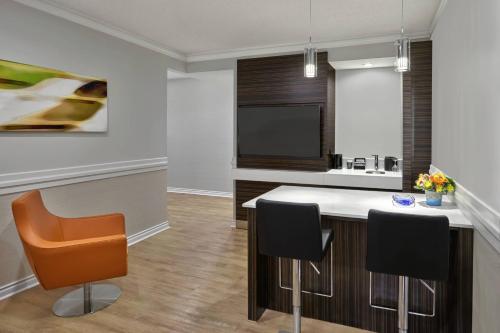 Imagen general del Hotel Delta Hotels By Marriott Edmonton Centre Suites. Foto 6