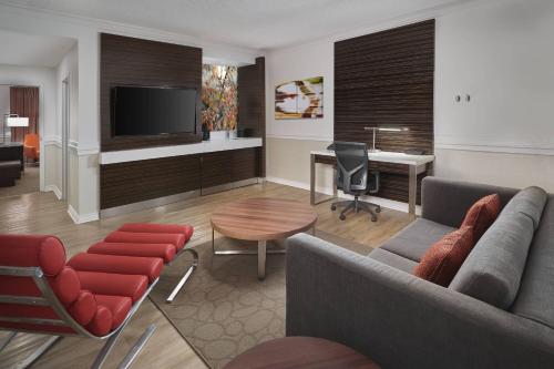 Imagen general del Hotel Delta Hotels By Marriott Edmonton Centre Suites. Foto 7