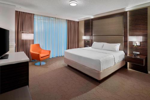 Imagen de la habitación del Hotel Delta Hotels By Marriott Edmonton Centre Suites. Foto 20