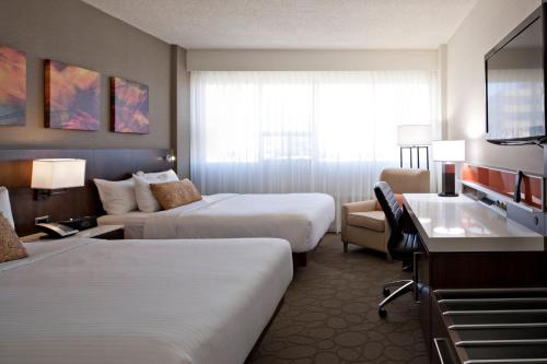 Imagen de la habitación del Hotel Delta Hotels By Marriott Edmonton South Conference Centre. Foto 12