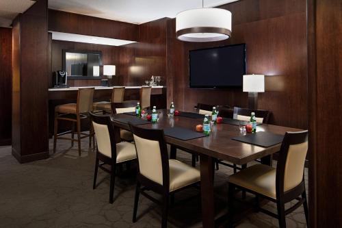 Imagen general del Hotel Delta Hotels By Marriott Edmonton South Conference Centre. Foto 9