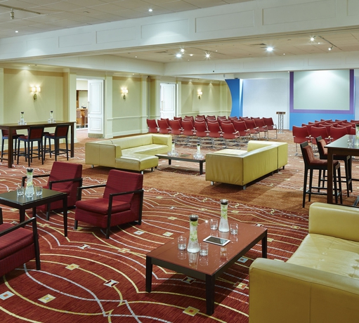 Imagen de los interiores del Hotel Delta Hotels By Marriott Heathrow Windsor. Foto 8