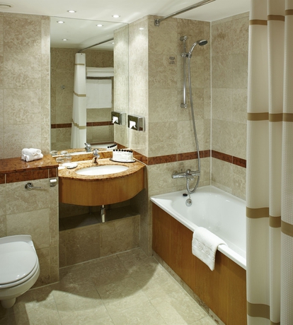 Imagen de la habitación del Hotel Delta Hotels By Marriott Heathrow Windsor. Foto 6