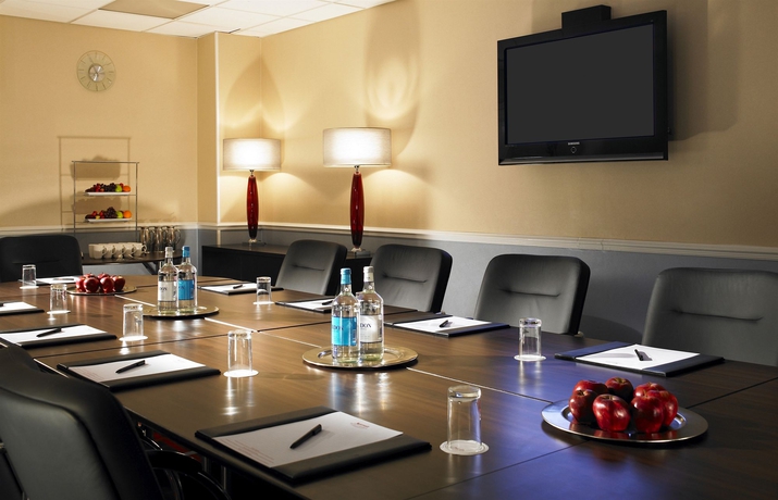 Imagen de los interiores del Hotel Delta Hotels By Marriott Huntingdon. Foto 11