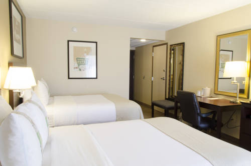 Imagen de la habitación del Hotel Delta Hotels By Marriott Kalamazoo Conference Center. Foto 14