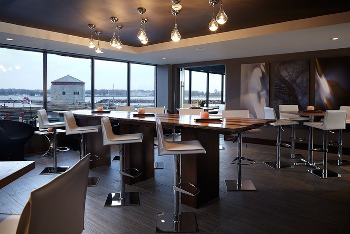 Imagen de los interiores del Hotel Delta Hotels By Marriott Kingston Waterfront. Foto 9