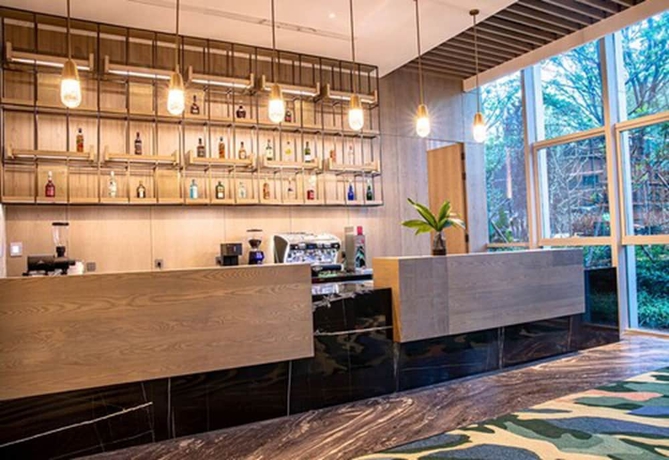 Imagen de los interiores del Hotel Delta Hotels By Marriott Kunming. Foto 12