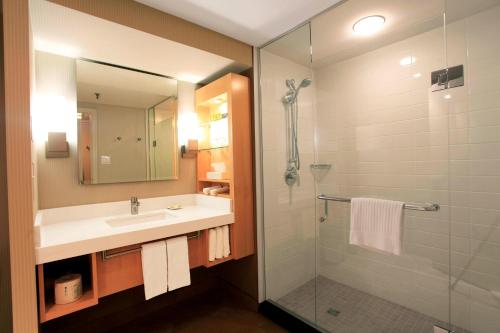 Imagen general del Hotel Delta Hotels By Marriott London Armouries. Foto 5