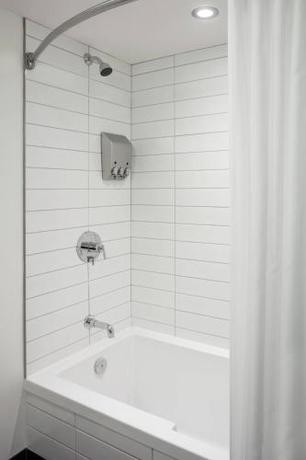 Imagen de la habitación del Hotel Delta Hotels By Marriott, Mont Sainte-anne, Resort and Convention Center. Foto 17