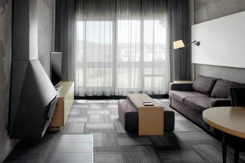 Imagen de la habitación del Hotel Delta Hotels By Marriott, Mont Sainte-anne, Resort and Convention Center. Foto 18