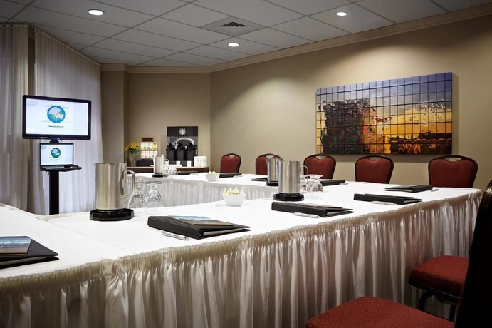 Imagen de los interiores del Hotel Delta Hotels By Marriott Montreal. Foto 12