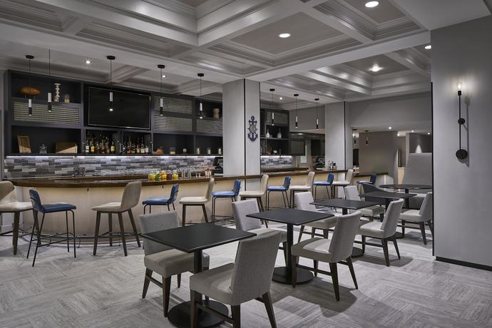 Imagen del bar/restaurante del Hotel Delta Hotels By Marriott Norfolk Airport. Foto 5