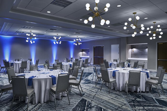 Imagen de los interiores del Hotel Delta Hotels By Marriott Norfolk Airport. Foto 10