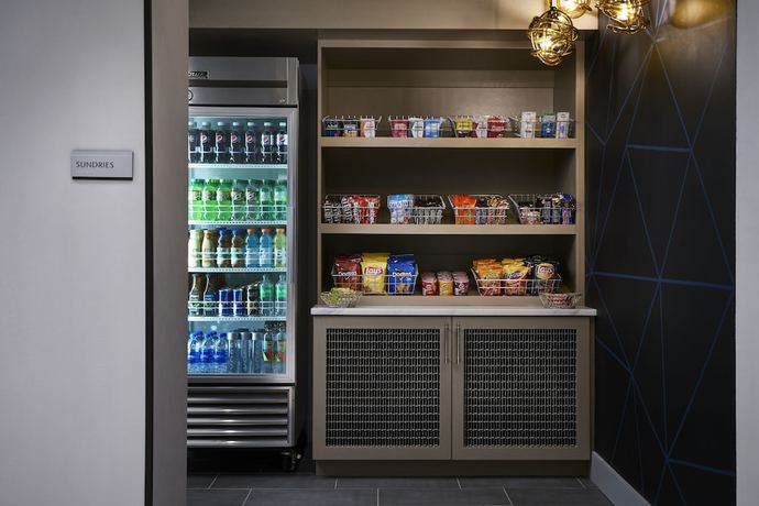 Imagen de los interiores del Hotel Delta Hotels By Marriott Norfolk Airport. Foto 16