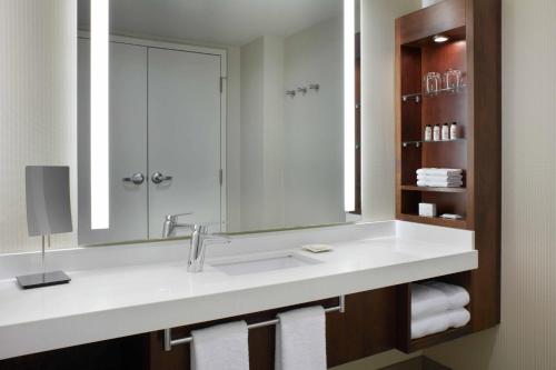 Imagen general del Hotel Delta Hotels By Marriott Ottawa City Centre. Foto 8