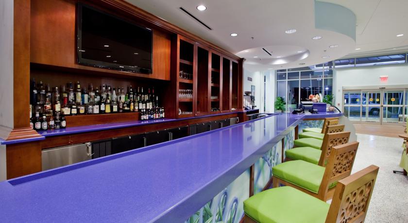 Imagen del bar/restaurante del Hotel Delta Hotels By Marriott Raleigh-durham At Research Triangle Park. Foto 4