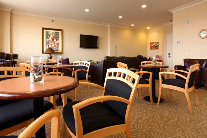 Imagen de los interiores del Hotel Delta Hotels By Marriott Regina. Foto 9