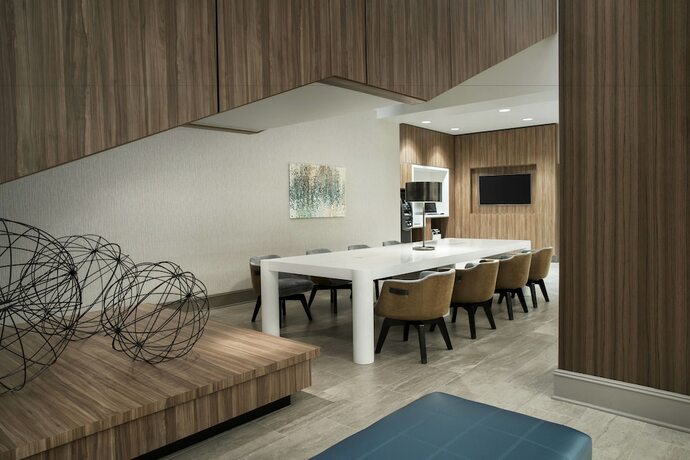 Imagen general del Hotel Delta Hotels By Marriott Richmond Downtown. Foto 9