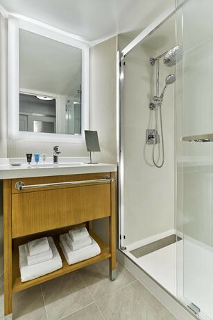 Imagen de la habitación del Hotel Delta Hotels By Marriott Richmond Downtown. Foto 12