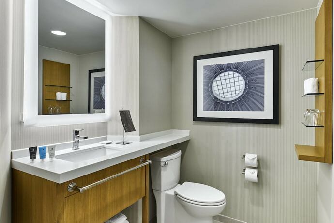 Imagen de la habitación del Hotel Delta Hotels By Marriott Richmond Downtown. Foto 15