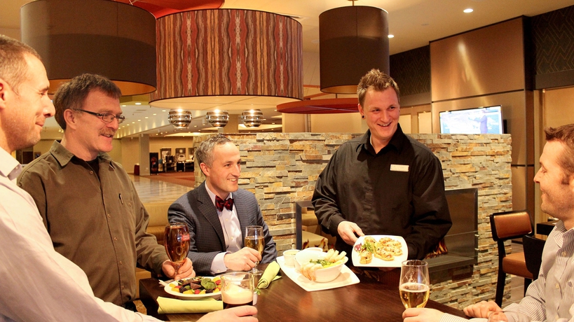 Imagen del bar/restaurante del Hotel Delta Hotels By Marriott Saint John. Foto 3