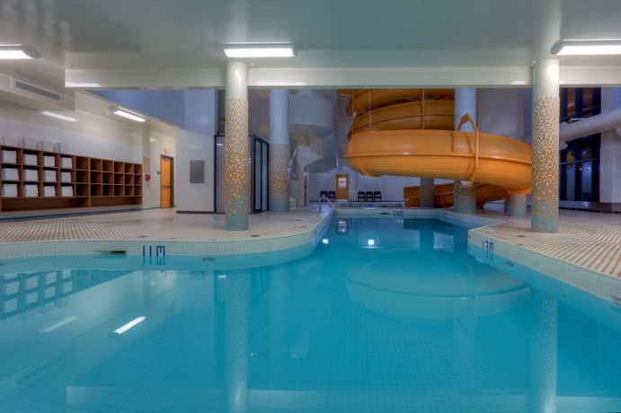 Imagen de la piscina del Hotel Delta Hotels By Marriott Saskatoon Downtown. Foto 12