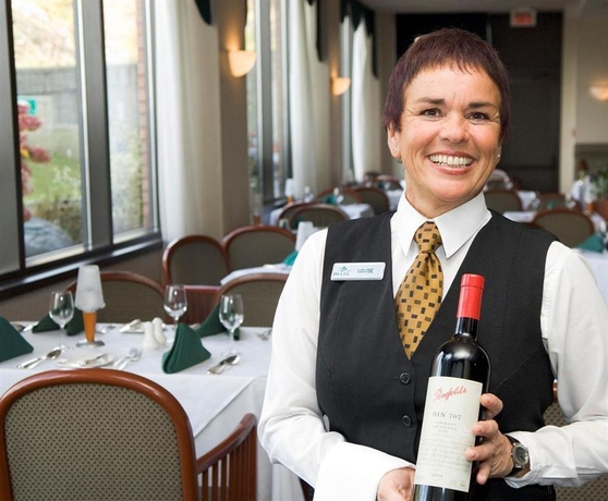 Imagen del bar/restaurante del Hotel Delta Hotels By Marriott Sherbrooke Conference Centre. Foto 3