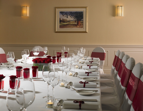 Imagen de los interiores del Hotel Delta Hotels By Marriott St. Pierre Country Club. Foto 9