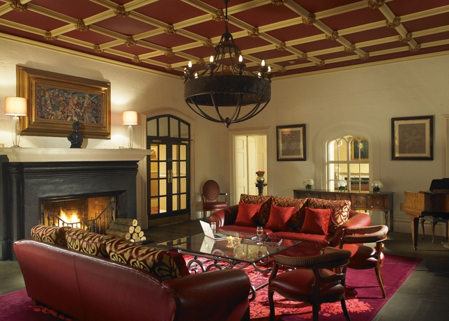 Imagen de los interiores del Hotel Delta Hotels By Marriott St. Pierre Country Club. Foto 11