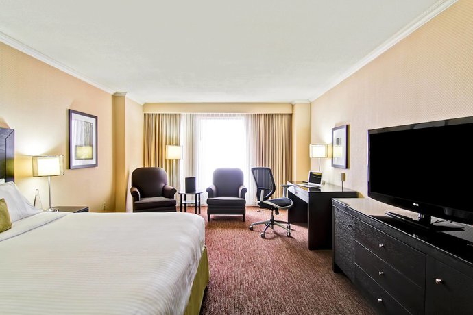 Imagen de la habitación del Hotel Delta Hotels By Marriott Toronto East. Foto 9