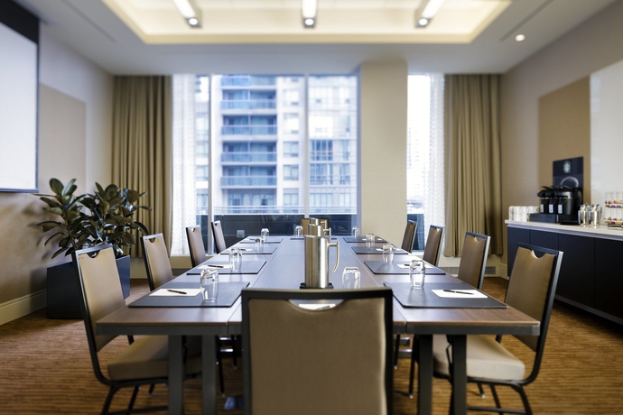 Imagen de los interiores del Hotel Delta Hotels By Marriott Toronto. Foto 10